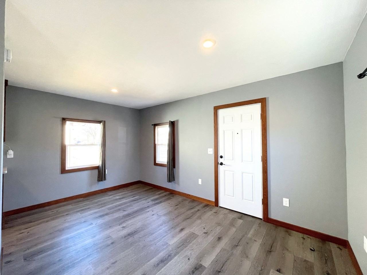 337 Liberty St - Photo 3 of 12