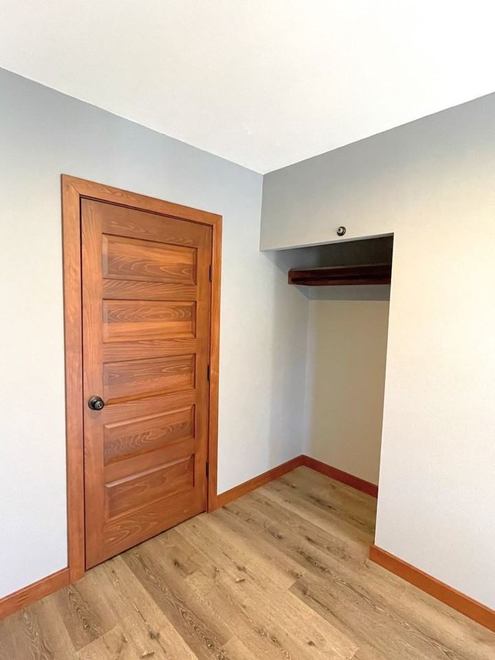 337 Liberty St - Photo 4 of 12