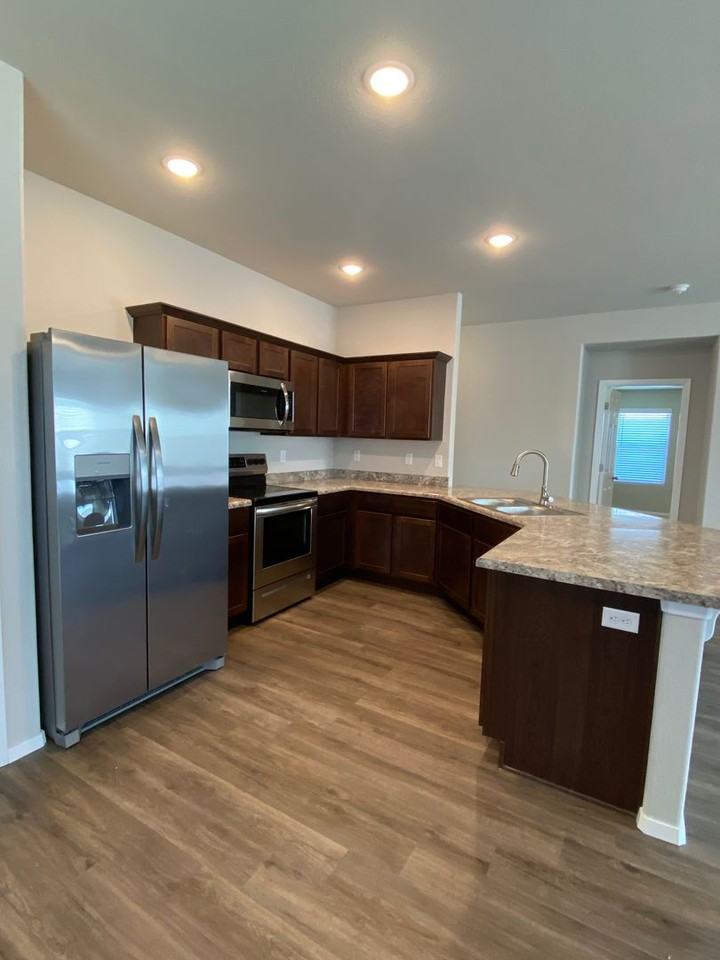 2204 E Fennec St - Photo 6 of 21