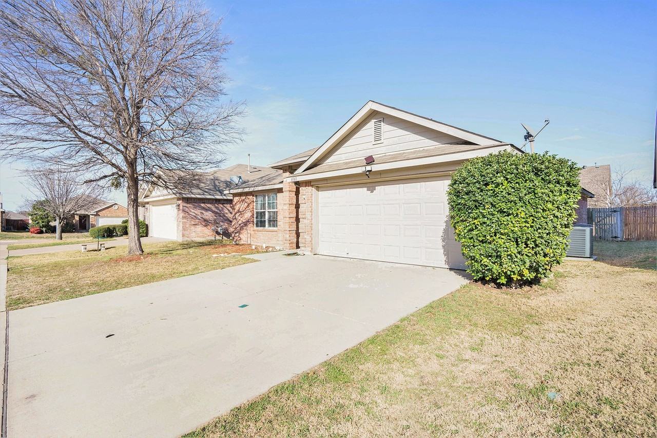 6060 Blazing Star Dr - Photo 2 of 24