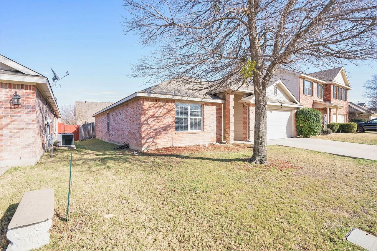 6060 Blazing Star Dr - Photo 3 of 24