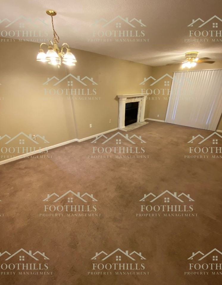 1011 Northlake Dr - Photo 2 of 14