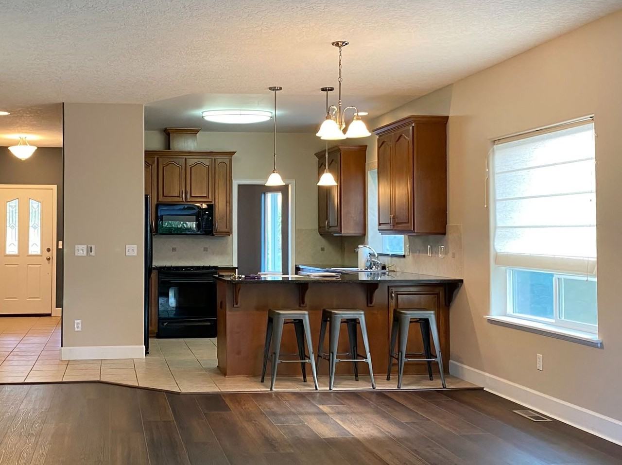 1217 Pomona St - Photo 4 of 26