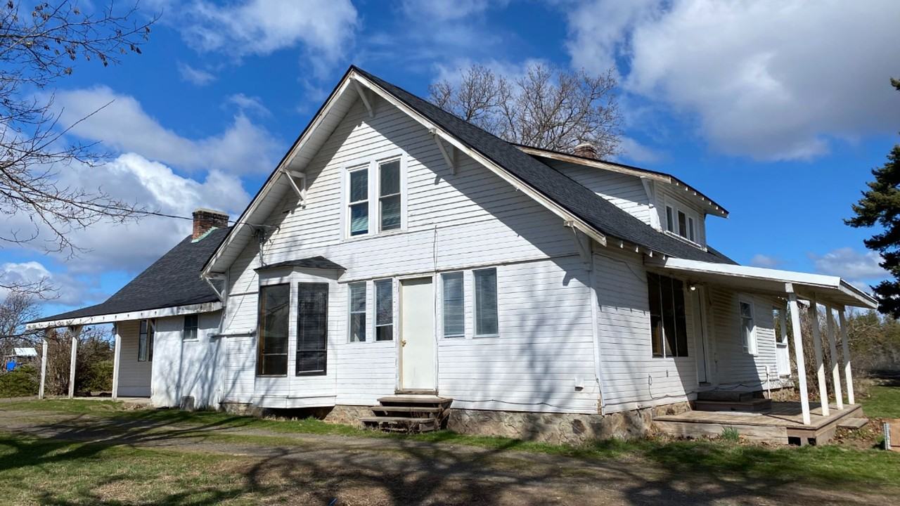 2270 Highway 142 - Photo 2 of 30