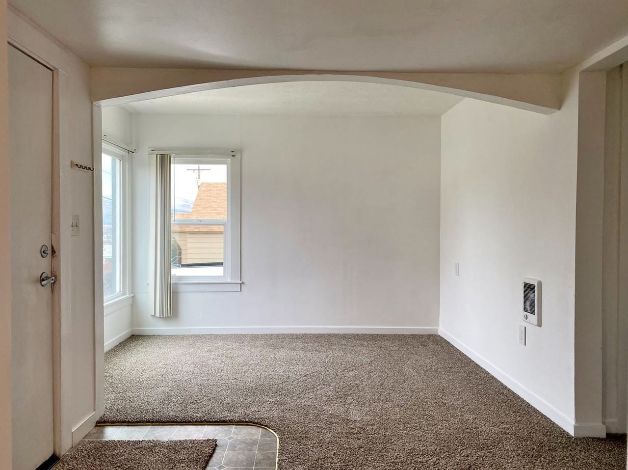 1508 Mount Hood St - Photo 3 of 12