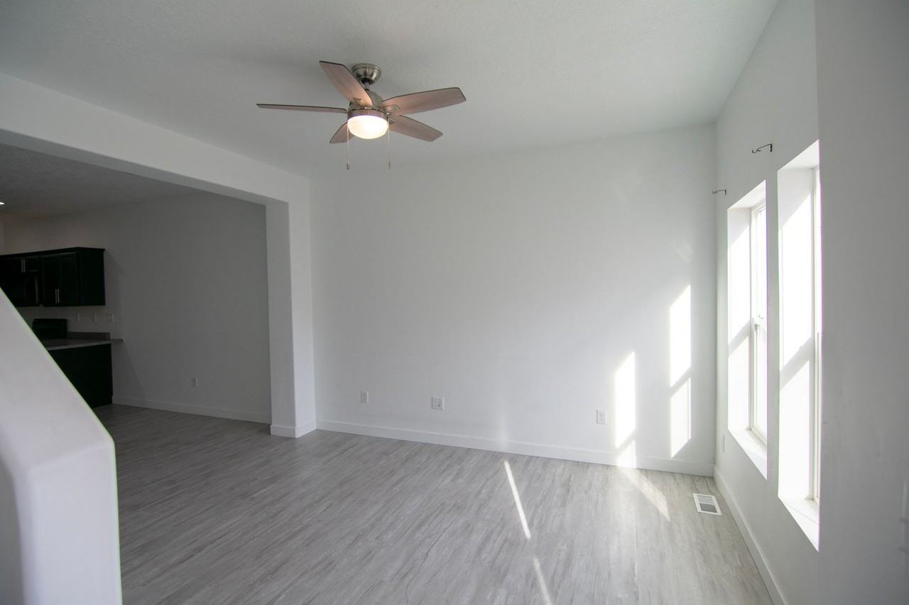 358 N 750 E - Photo 5 of 27