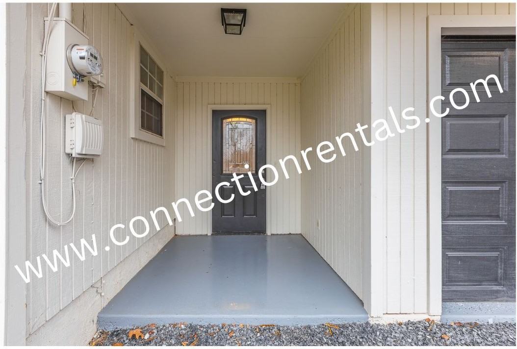 2705 Suncrest Dr - Photo 3 of 27