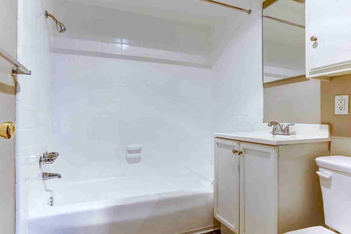 6610 Vanalden Ave - Photo 7 of 31