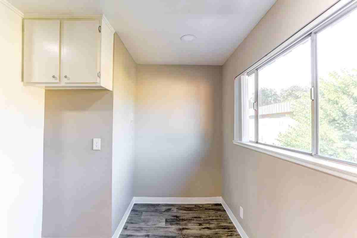 6610 Vanalden Ave - Photo 7 of 31