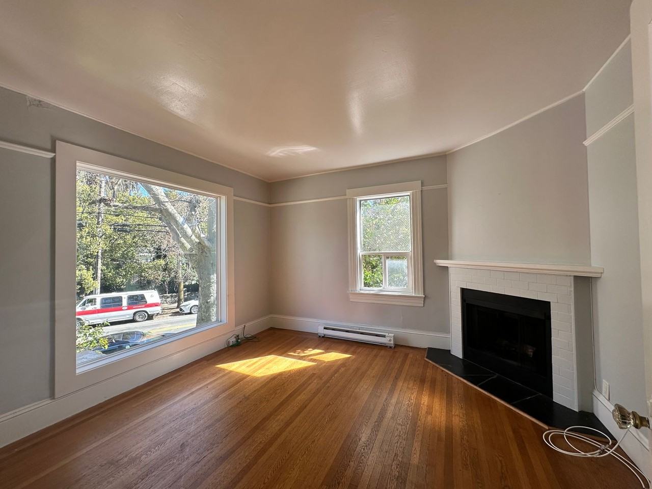 415 Mission Ave - Photo 2 of 23