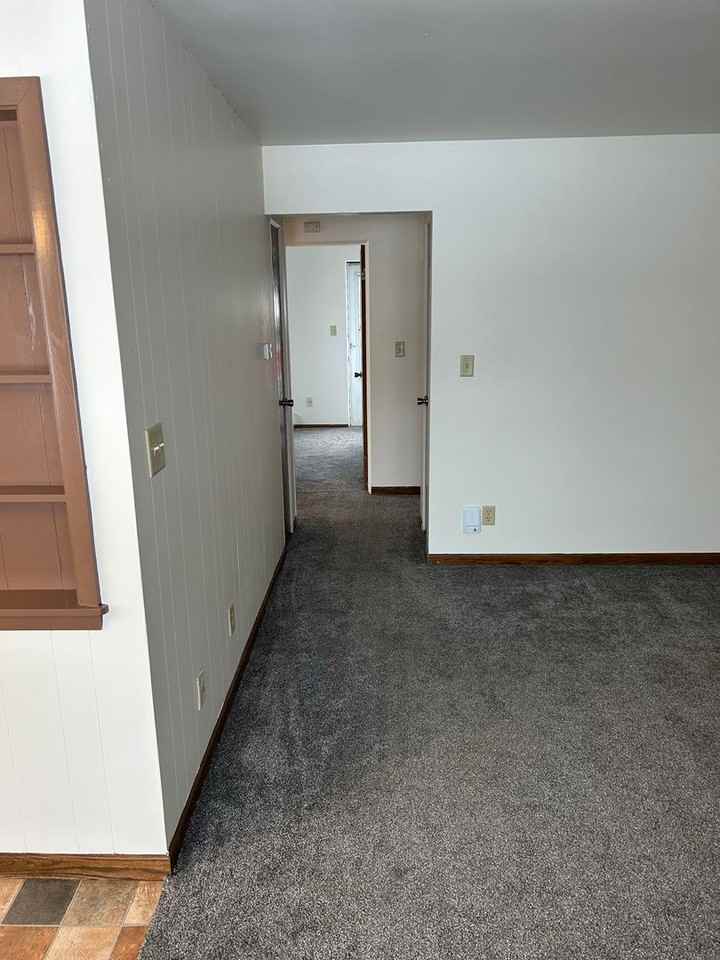 1024 Hunt Ave - Photo 6 of 9