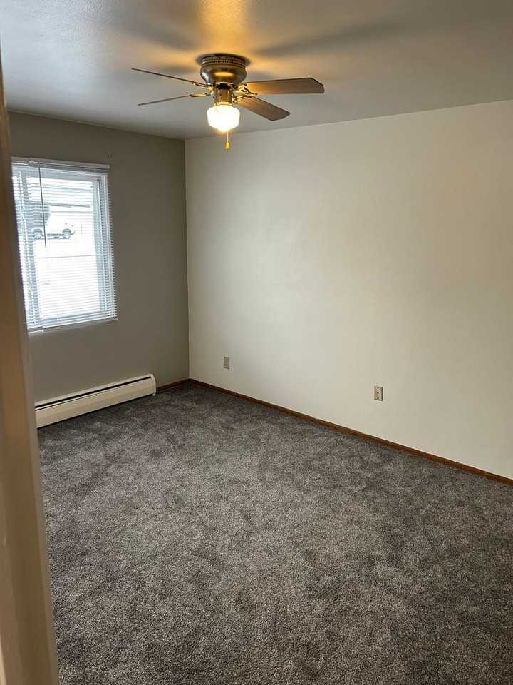 1024 Hunt Ave - Photo 7 of 9