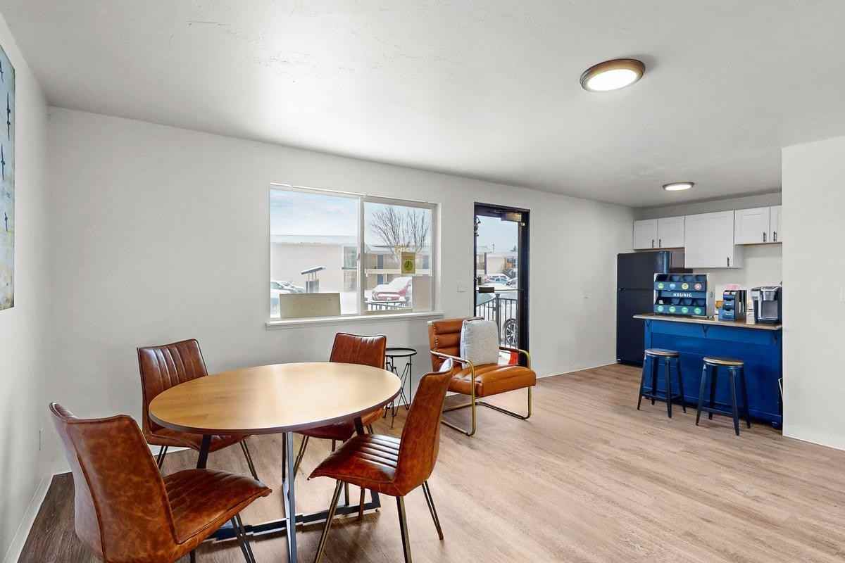 150 S Wilbur Ave - Photo 5 of 9