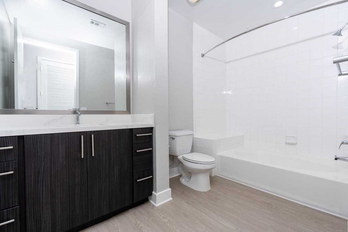 7225 Crescent Park W