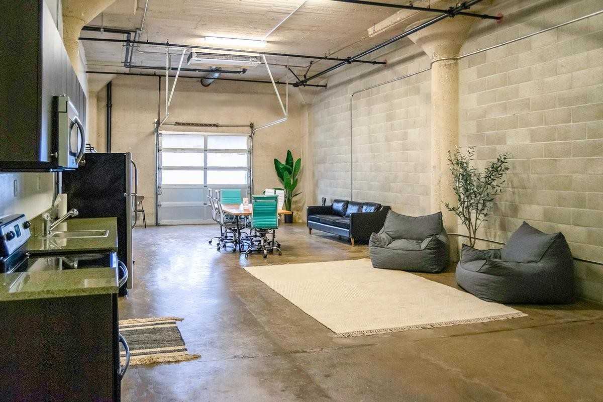 915 Mateo St - Photo 6 of 22