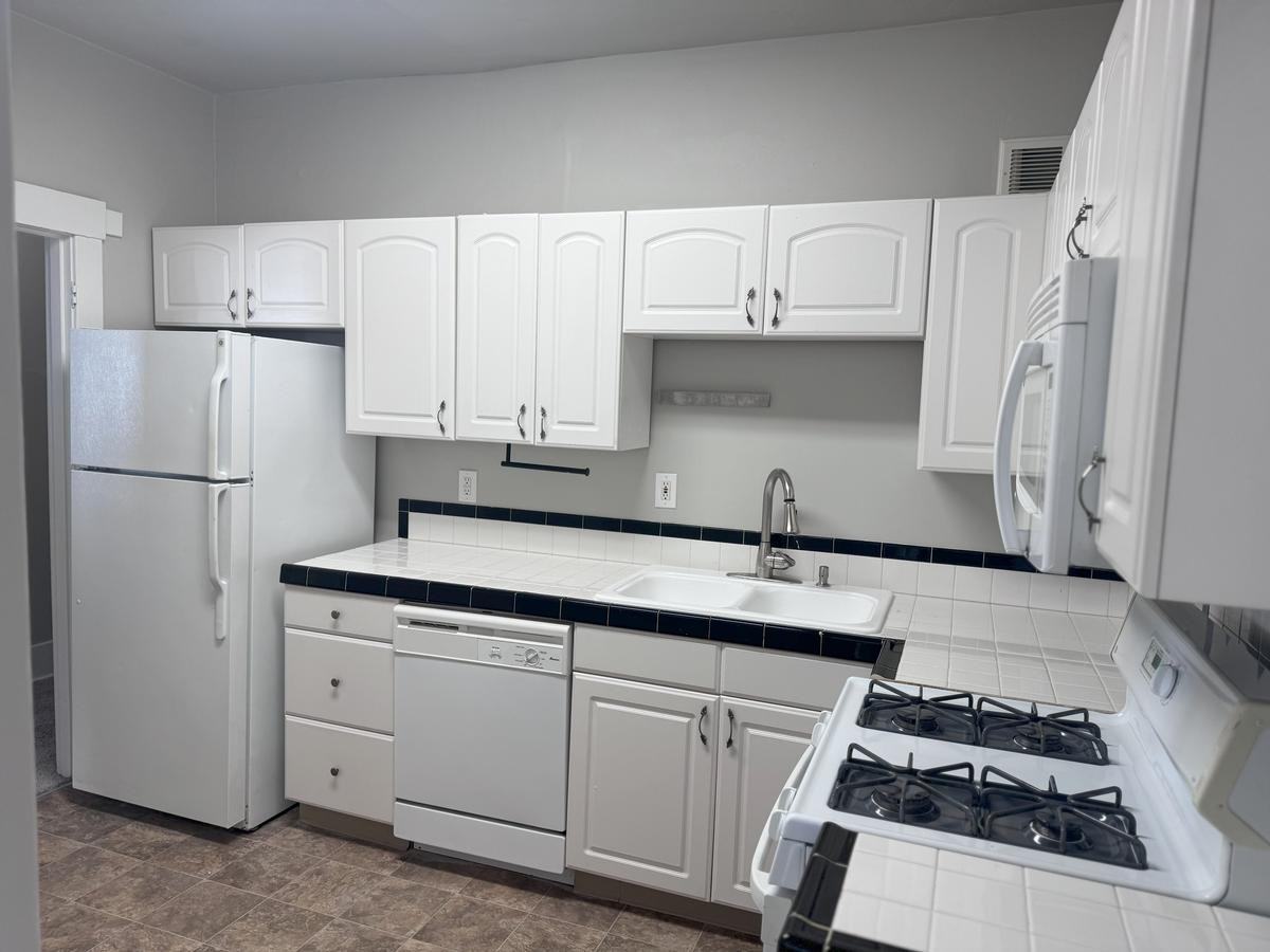 202 Tacoma Ave S - Photo 6 of 22