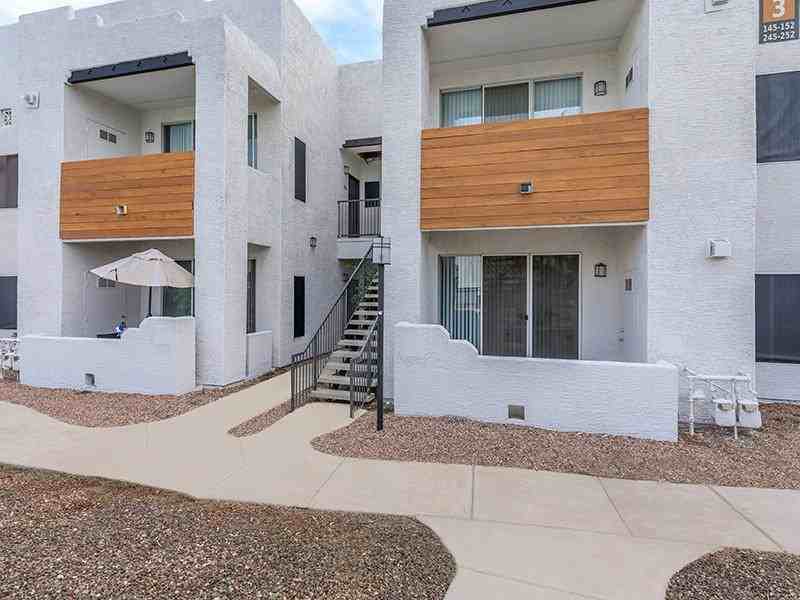 1891 N Litchfield Rd - Photo 4 of 21