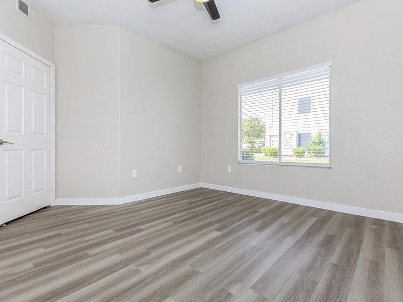 1891 N Litchfield Rd - Photo 3 of 21