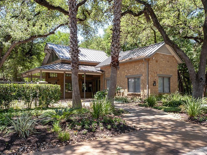 33 Lynn Batts Ln - Photo 7 of 50