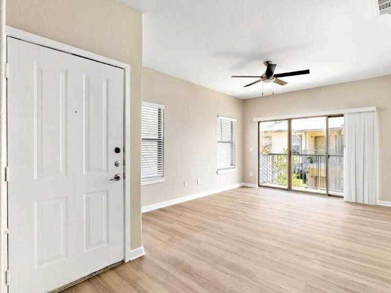 33 Lynn Batts Ln - Photo 2 of 50