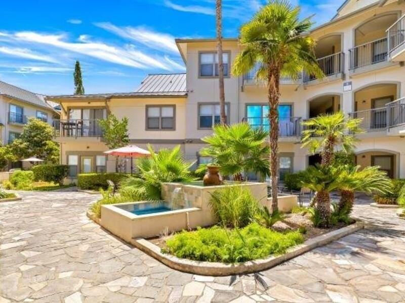 33 Lynn Batts Ln - Photo 2 of 50