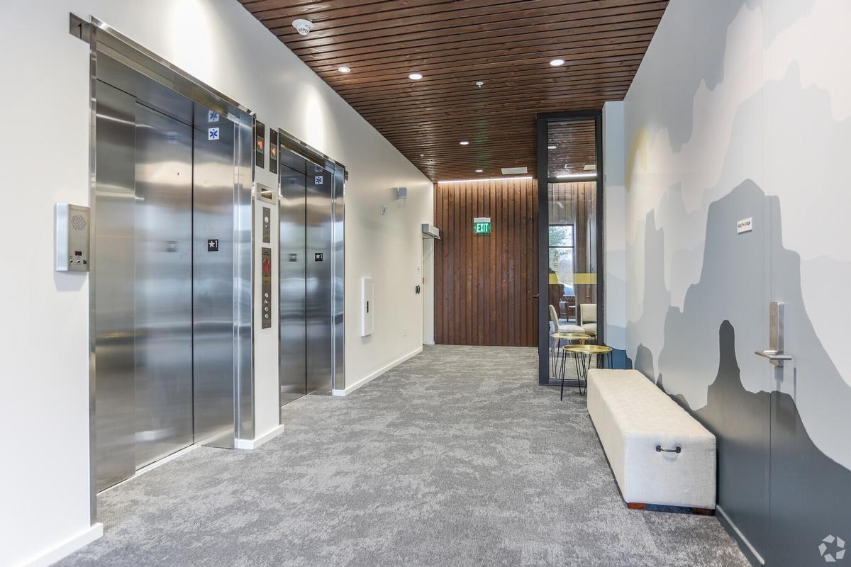 3450 N Williams Ave - Photo 3 of 36