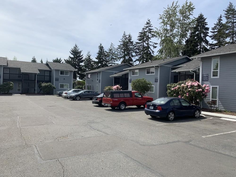 23006 30th Ave S - Photo 3 of 15