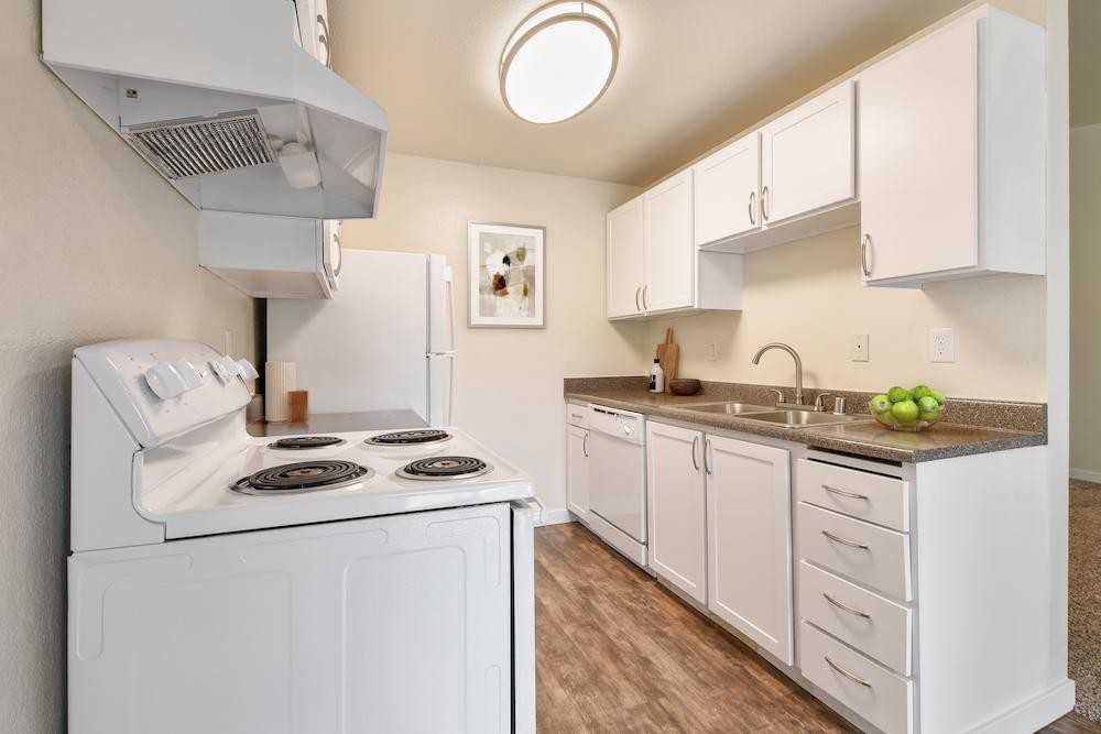 3800 Ensign Rd Ne - Photo 4 of 16