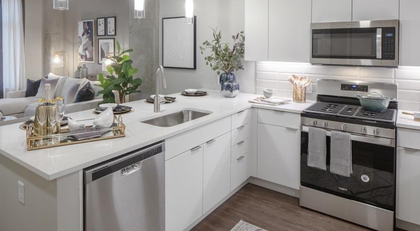 140 Sw Columbia St - Photo 6 of 50