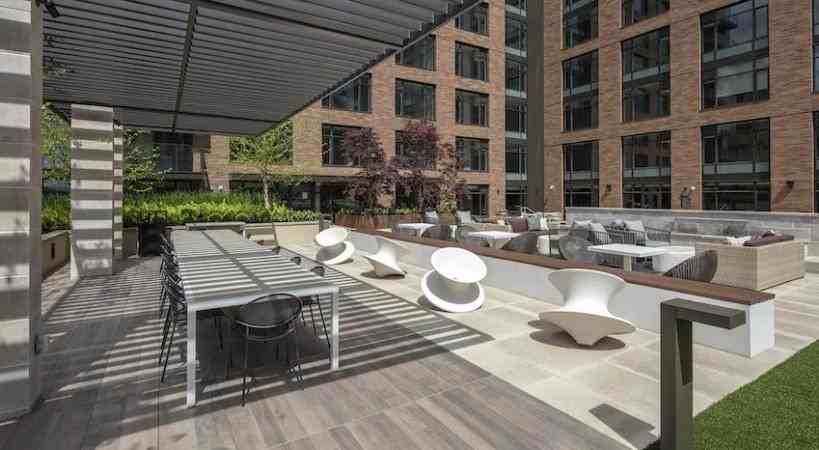 140 Sw Columbia St - Photo 7 of 50