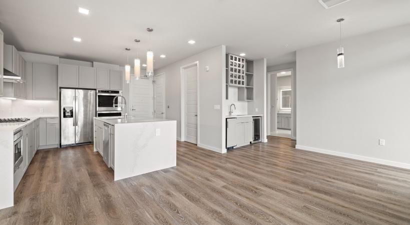 140 Sw Columbia St - Photo 7 of 50