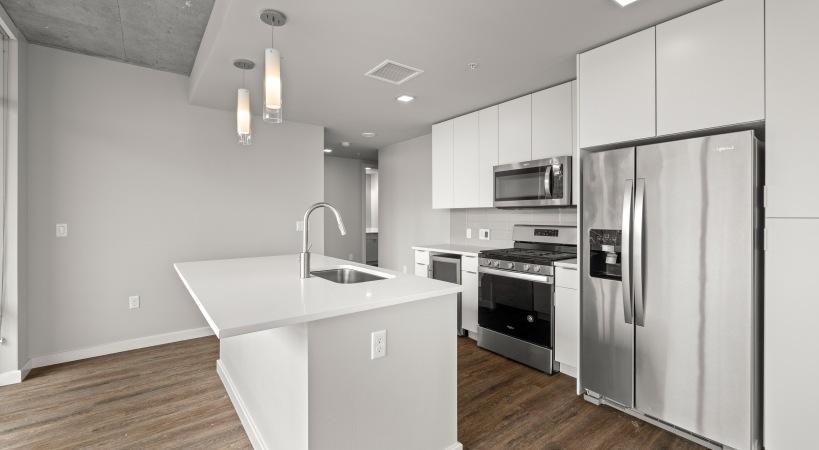 140 Sw Columbia St - Photo 5 of 50