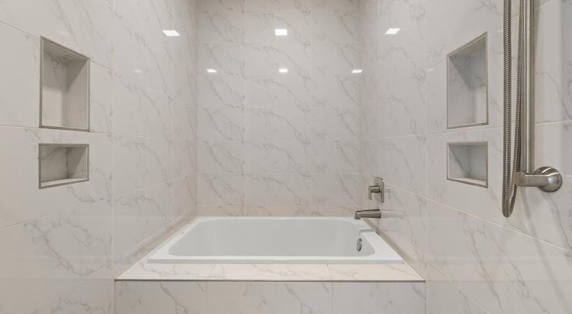 140 Sw Columbia St - Photo 7 of 50