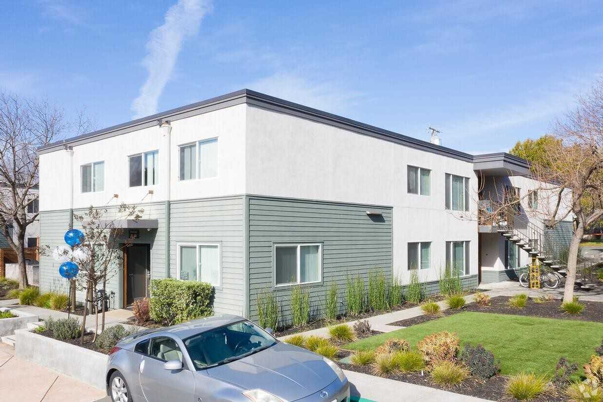 522 1/2 W K St - Photo 2 of 40