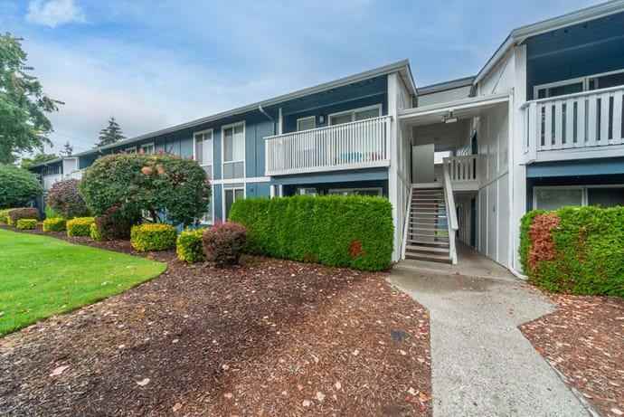 2325 S 96th St - Photo 2 of 45