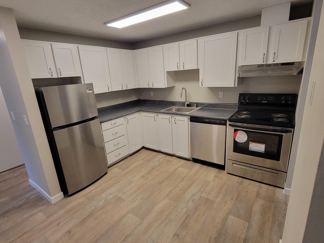 2325 S 96th St - Photo 7 of 45