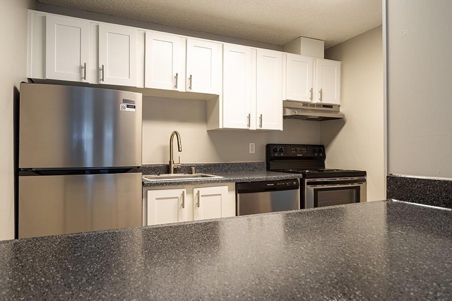 2325 S 96th St - Photo 4 of 45