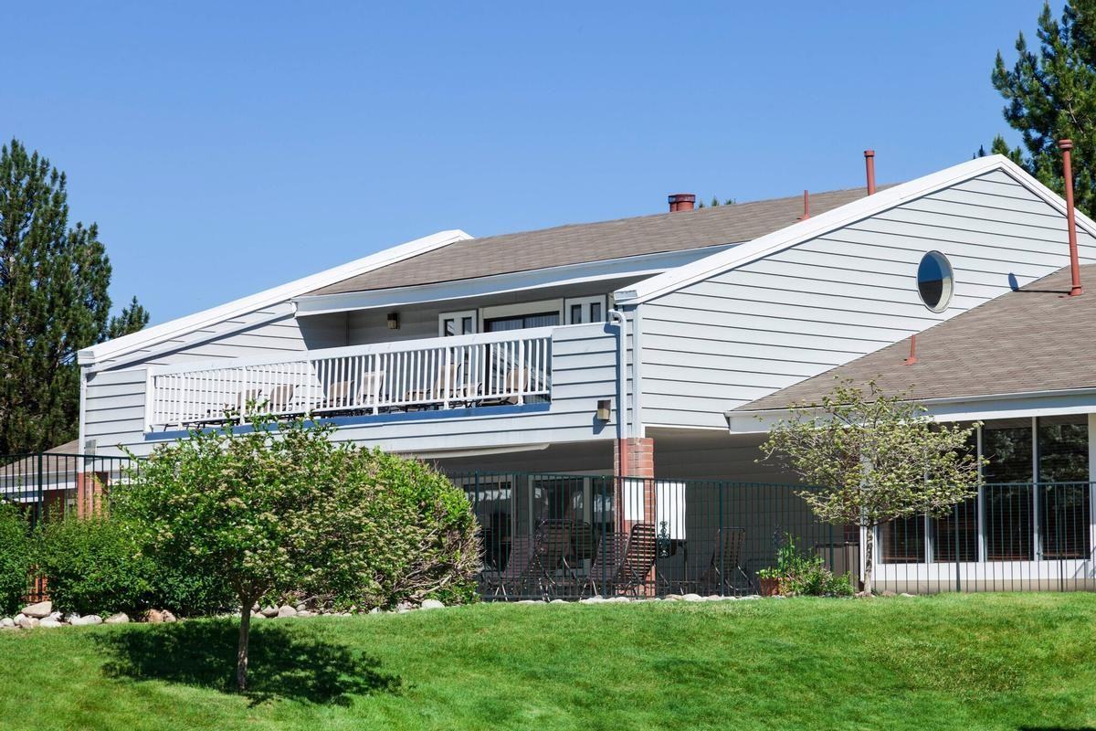 932 S Helena Way - Photo 4 of 23