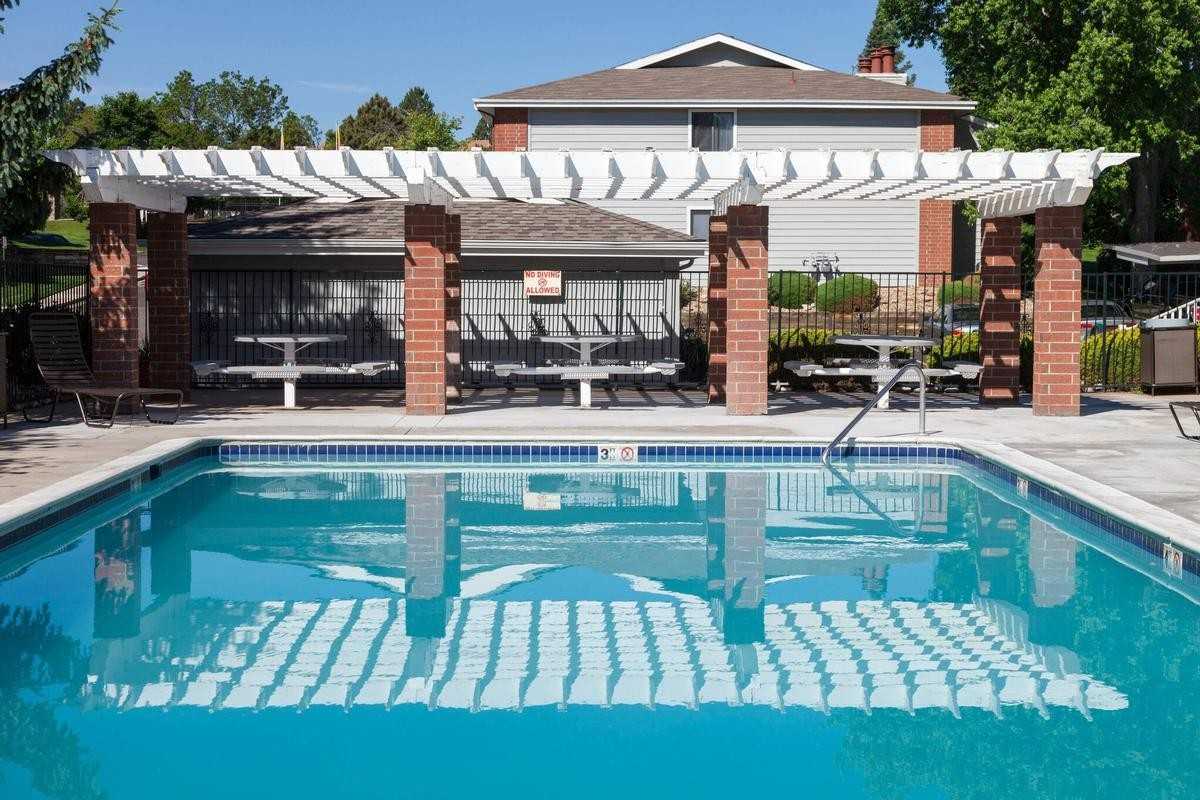 932 S Helena Way - Photo 7 of 23