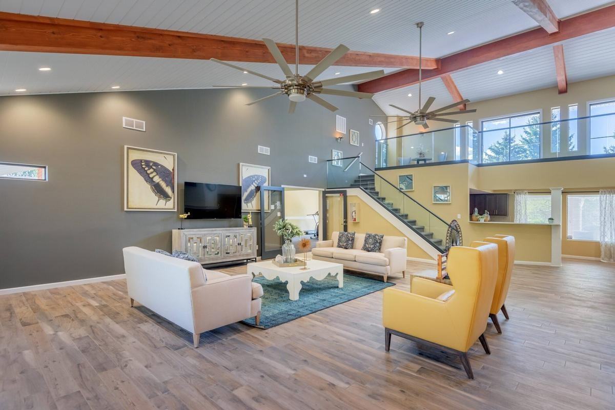 932 S Helena Way - Photo 2 of 23