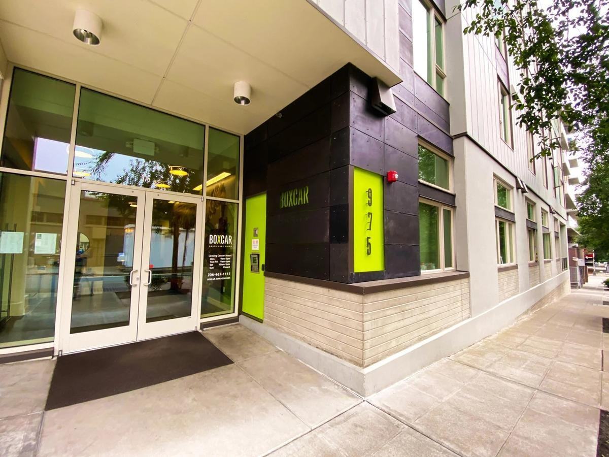 975 John St - Photo 2 of 26