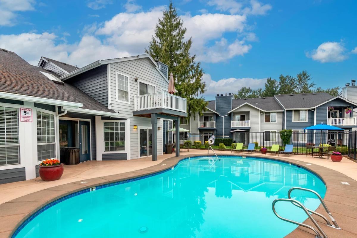 345 Pacific Ave N - Photo 2 of 19