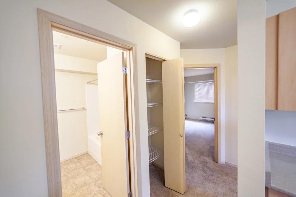 7101 Lindsay Ave Se - Photo 5 of 36