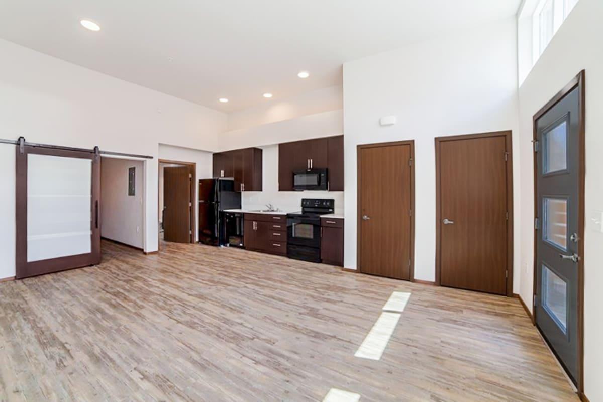 15318 Washington St - Photo 4 of 32