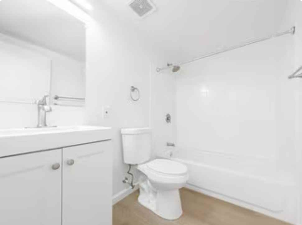 1405 Veterans Highway #12 - Photo 5 of 11