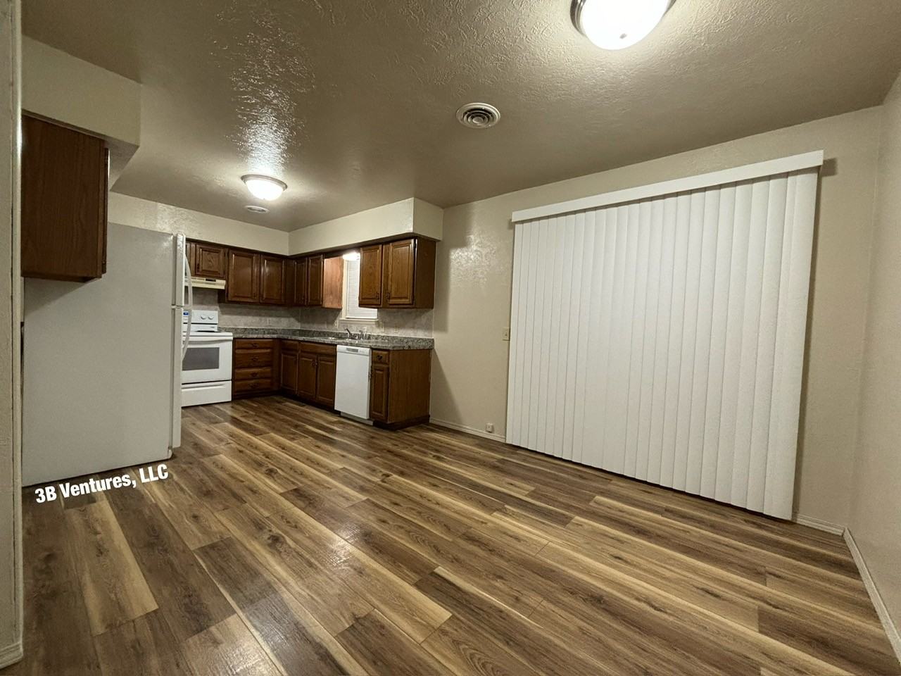 2902 W 17th St #NA - Photo 2 of 7