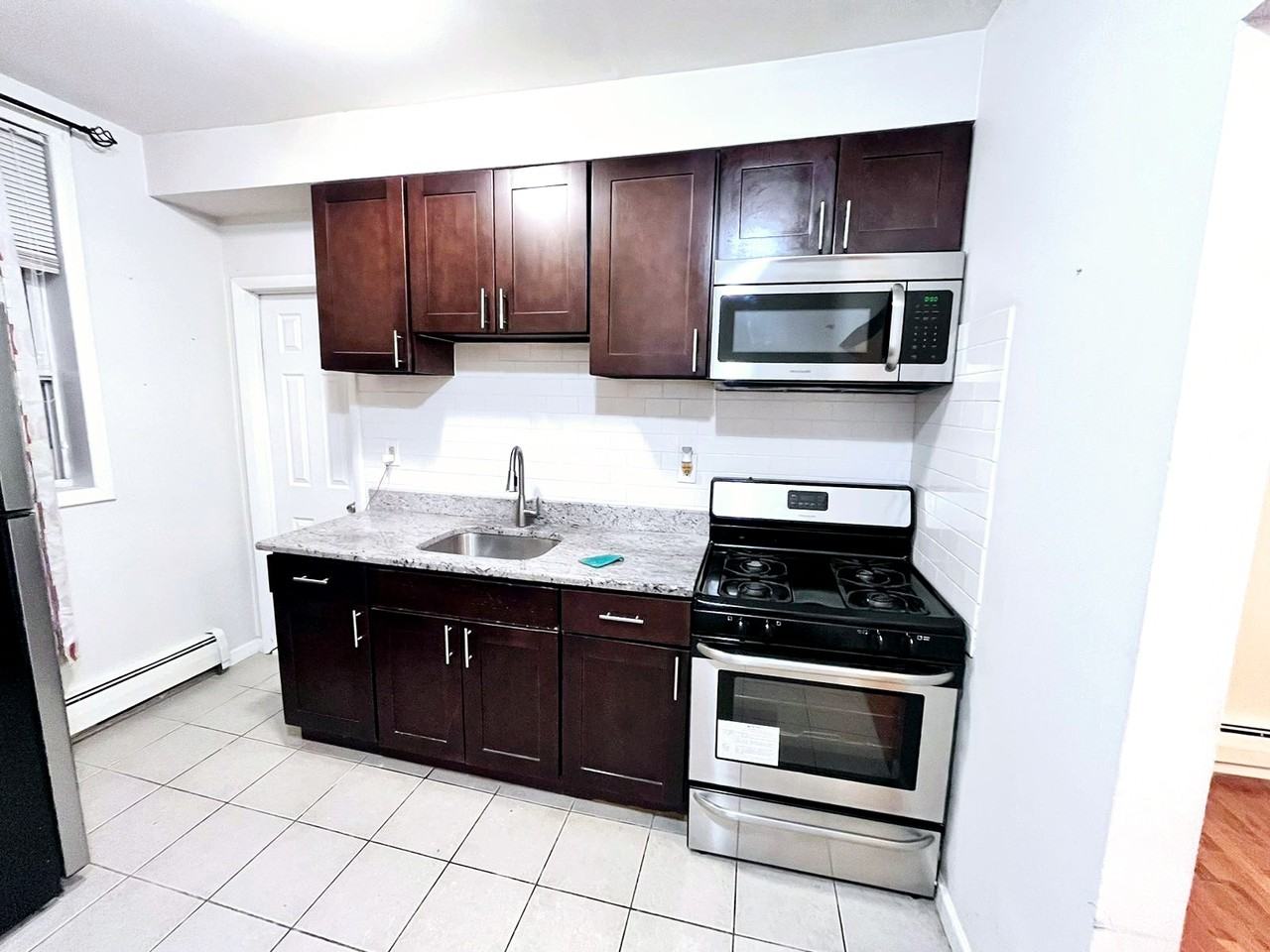 154 South St #1 - Photo 3 of 14