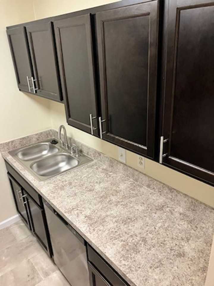 Royal Mace Apartments - Photo 2 of 22