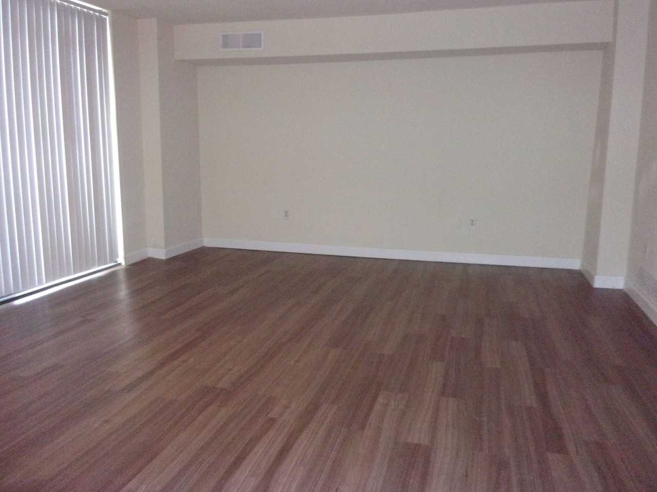 Royal Mace Apartments - Photo 2 of 8