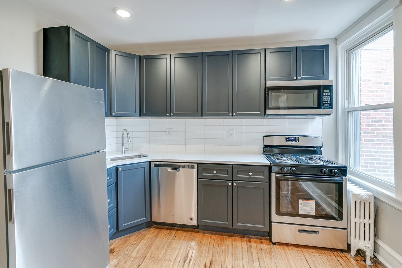 1117 Rosalie St #2 - Photo 3 of 15